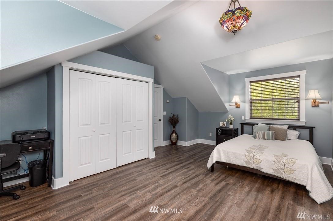 21740 N Clear Lake Boulevard SE