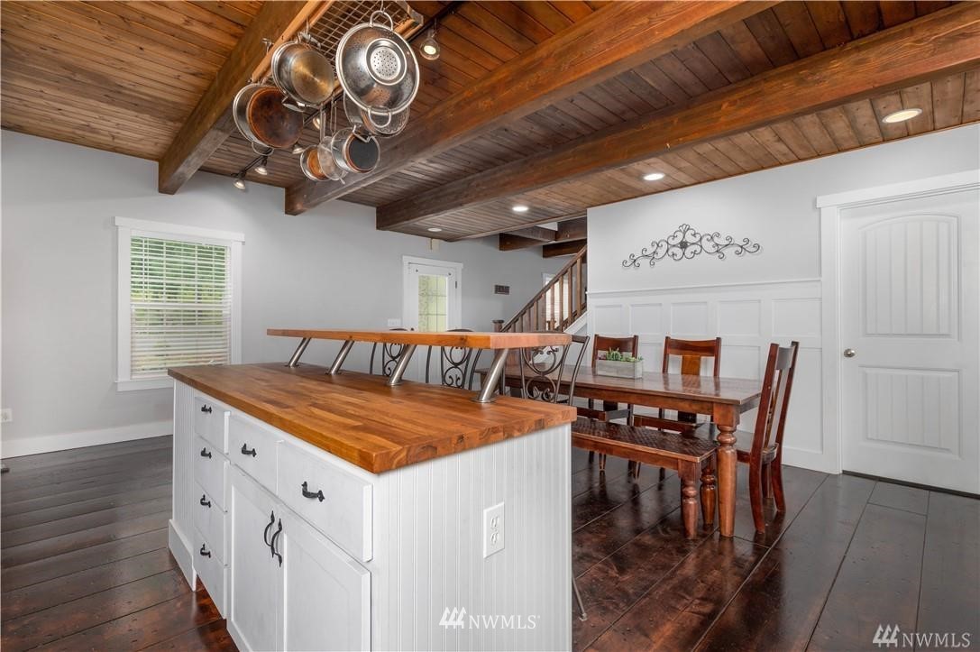 21740 N Clear Lake Boulevard SE