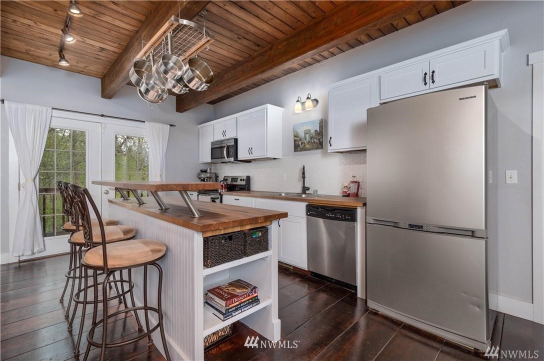 21740 N Clear Lake Boulevard SE