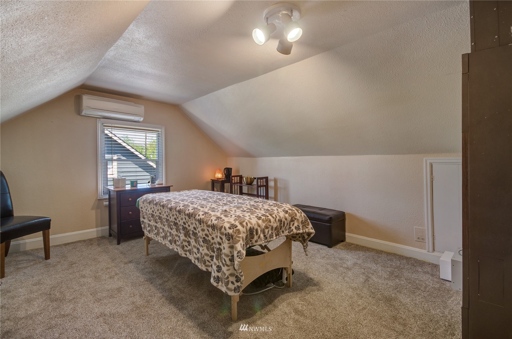 5213 Pacific Avenue , -7695