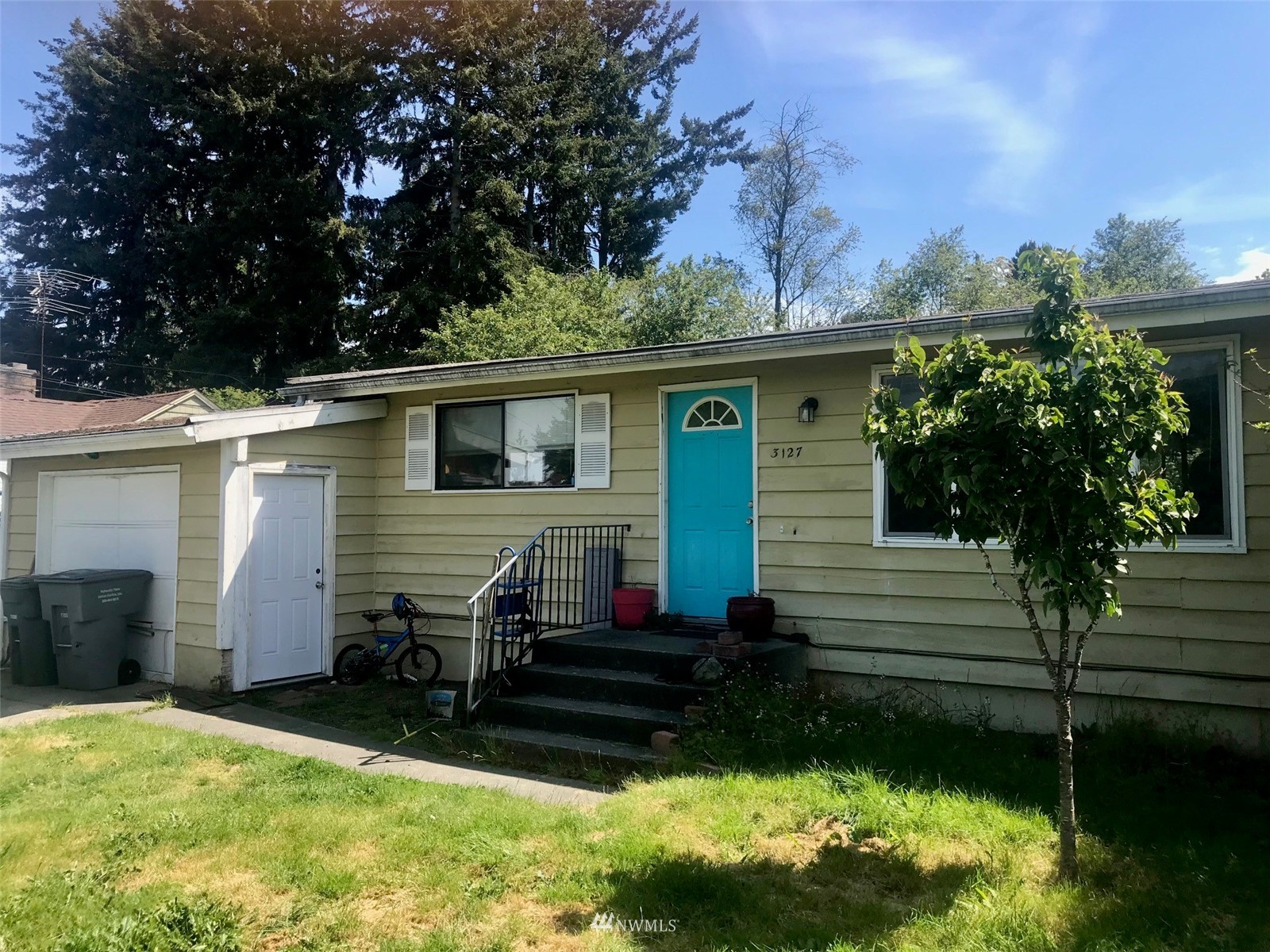 3127 3129 Sunset Drive W