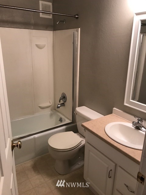 3127 3129 Sunset Drive W