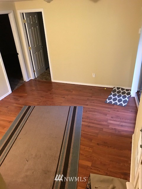 3127 3129 Sunset Drive W