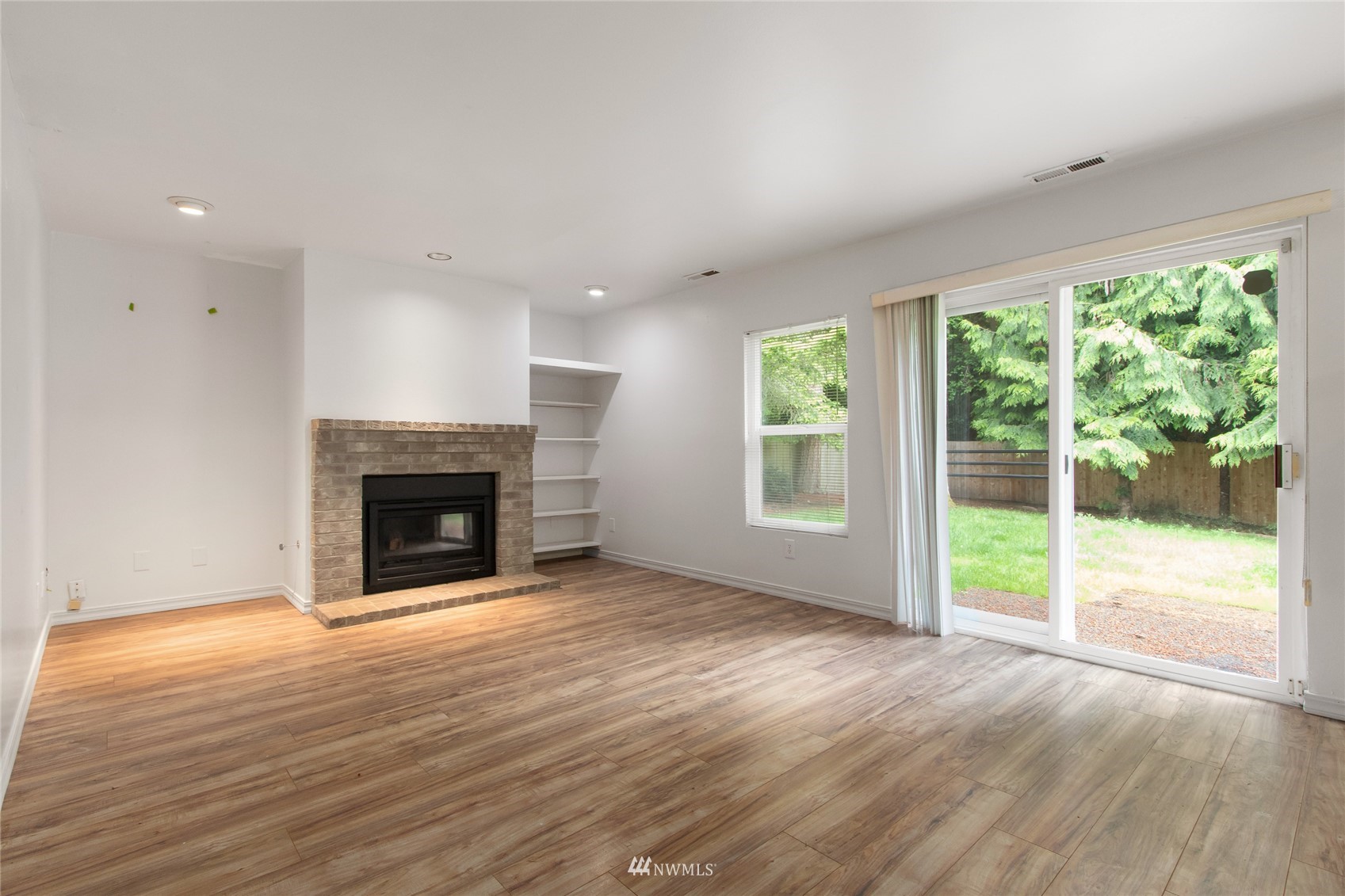 3822 17th Avenue Ct NW