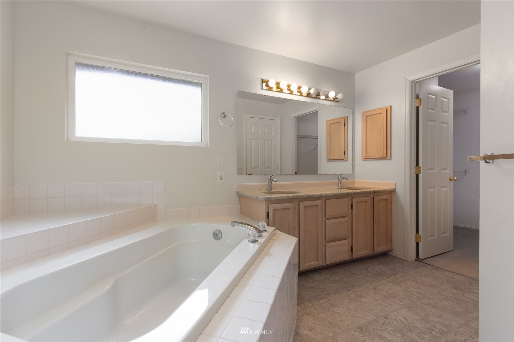 3822 17th Avenue Ct NW