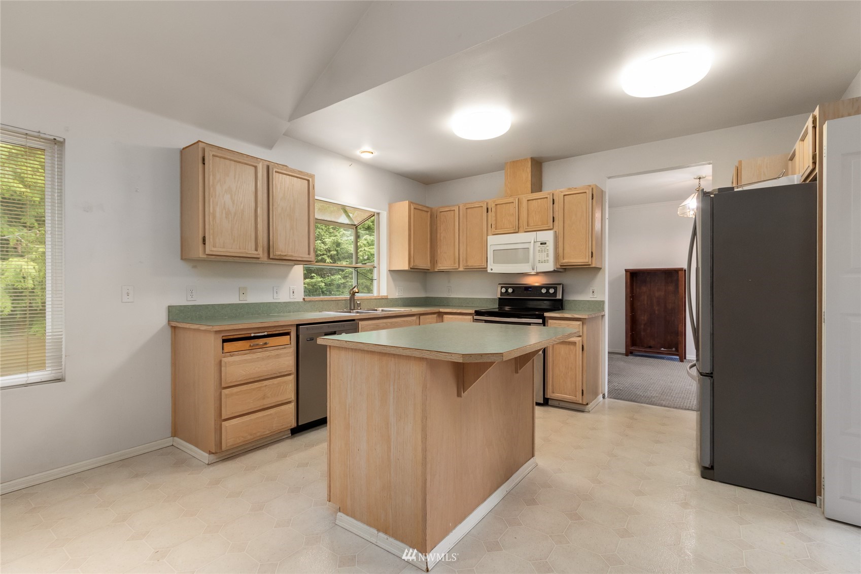 3822 17th Avenue Ct NW