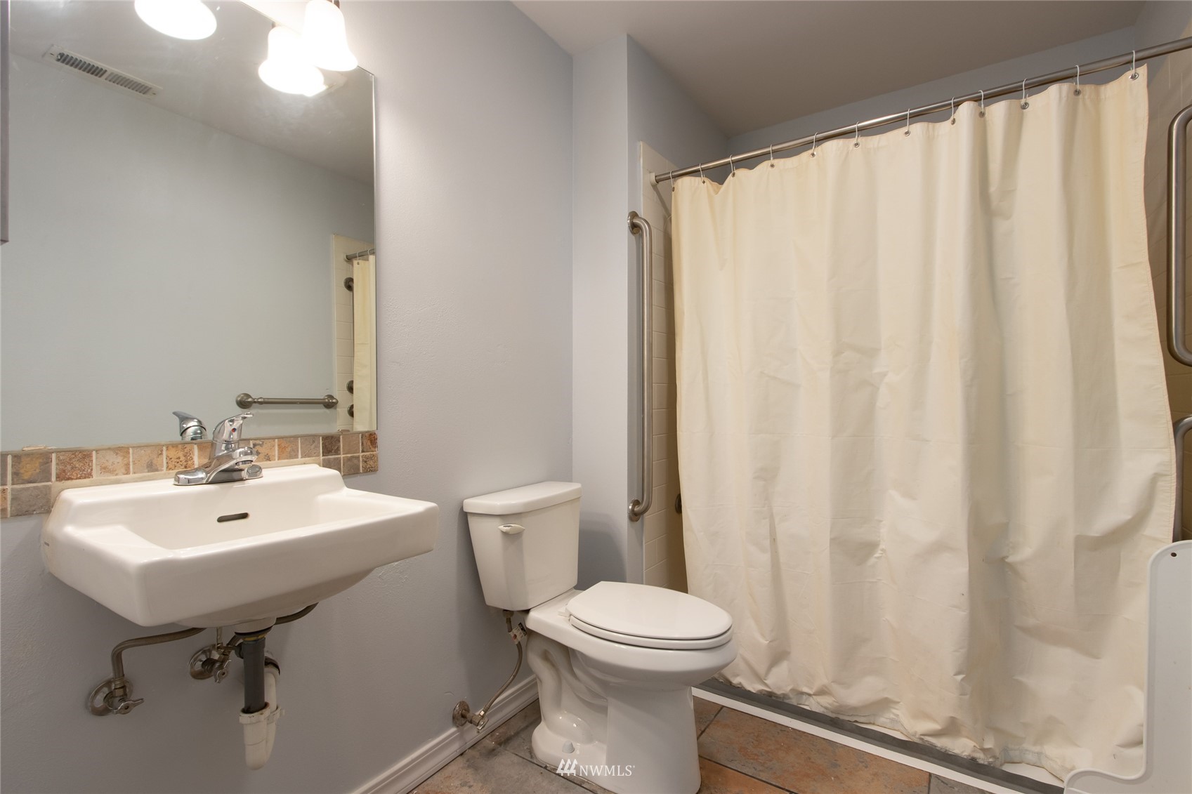 3822 17th Avenue Ct NW