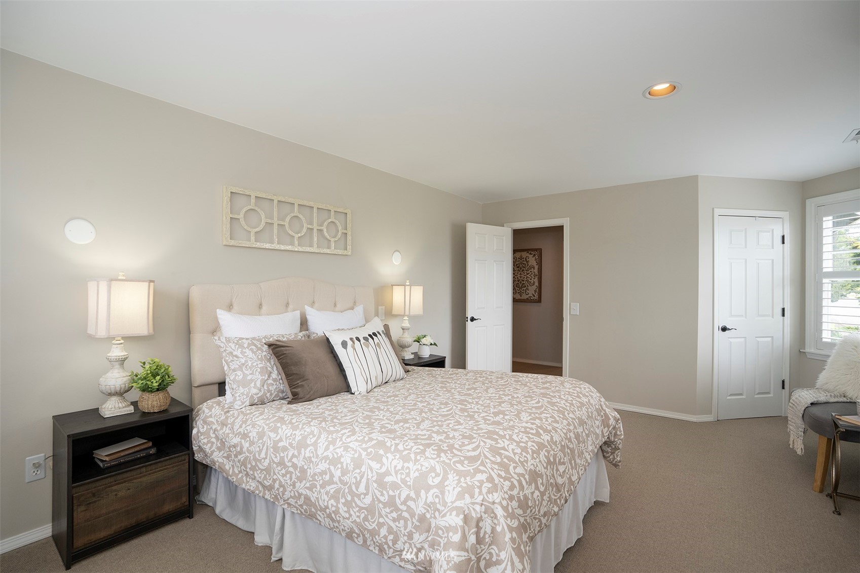 5129 N Highland Street