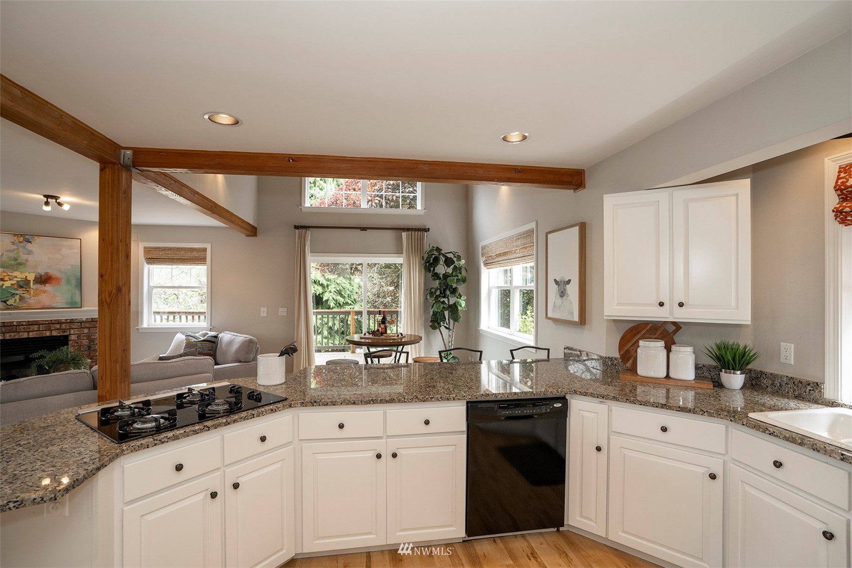 5129 N Highland Street