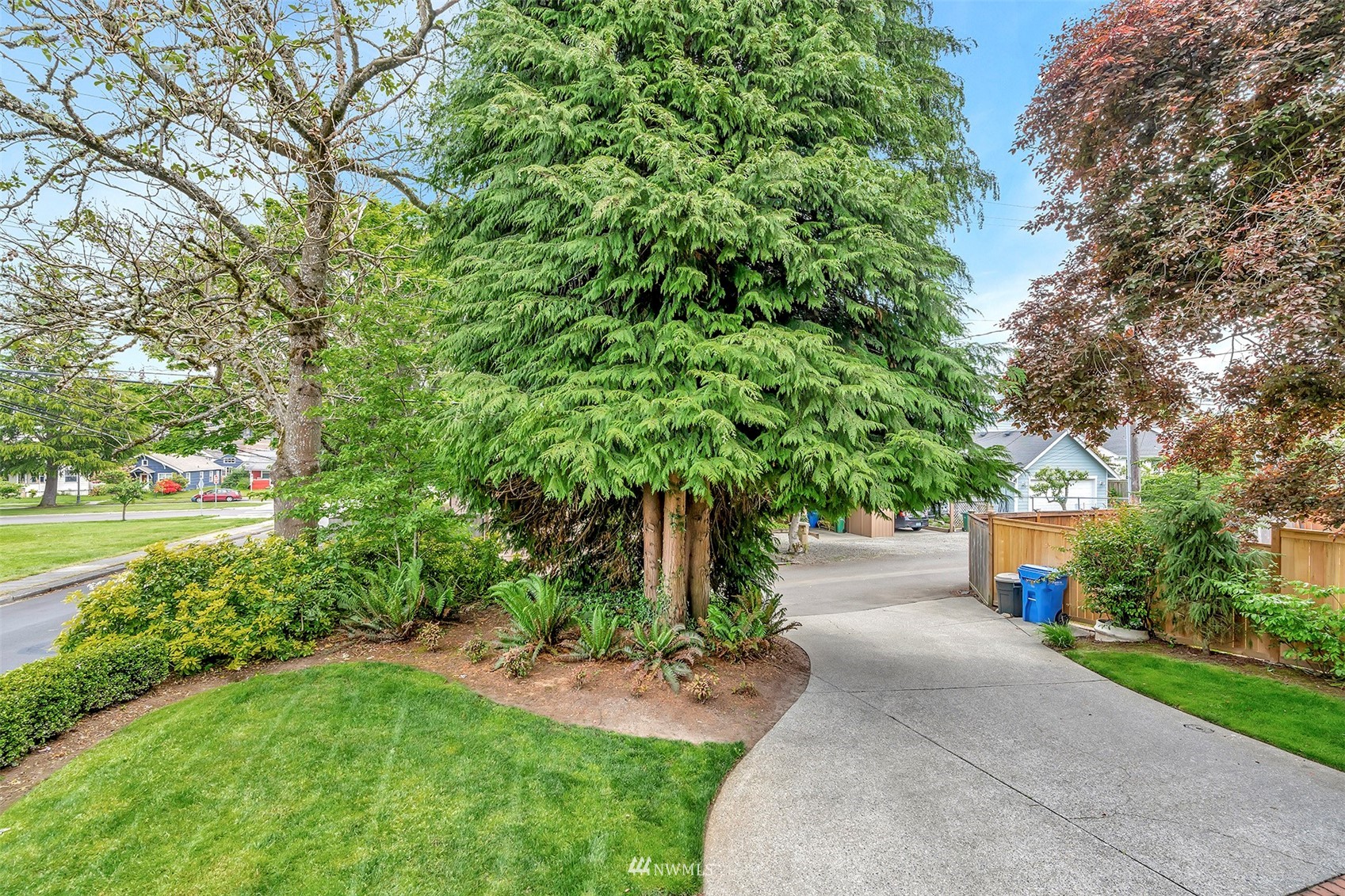 5129 N Highland Street