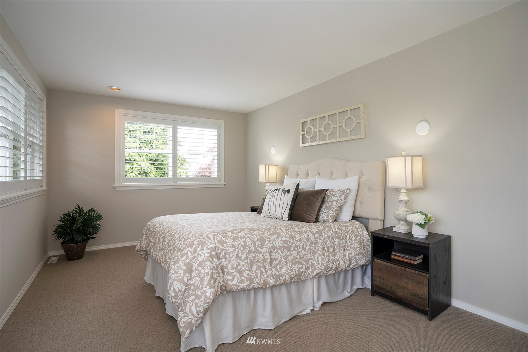 5129 N Highland Street