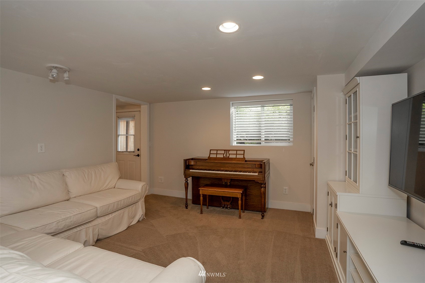 5129 N Highland Street