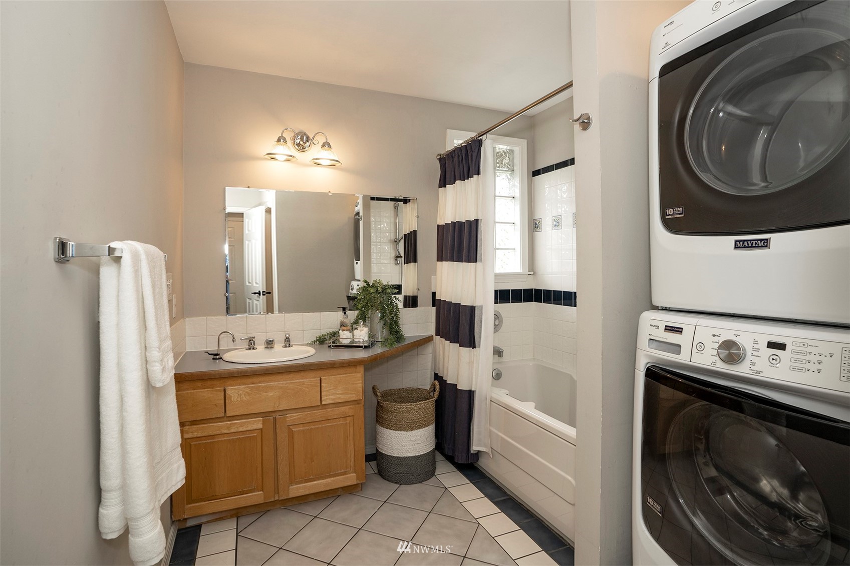 5129 N Highland Street