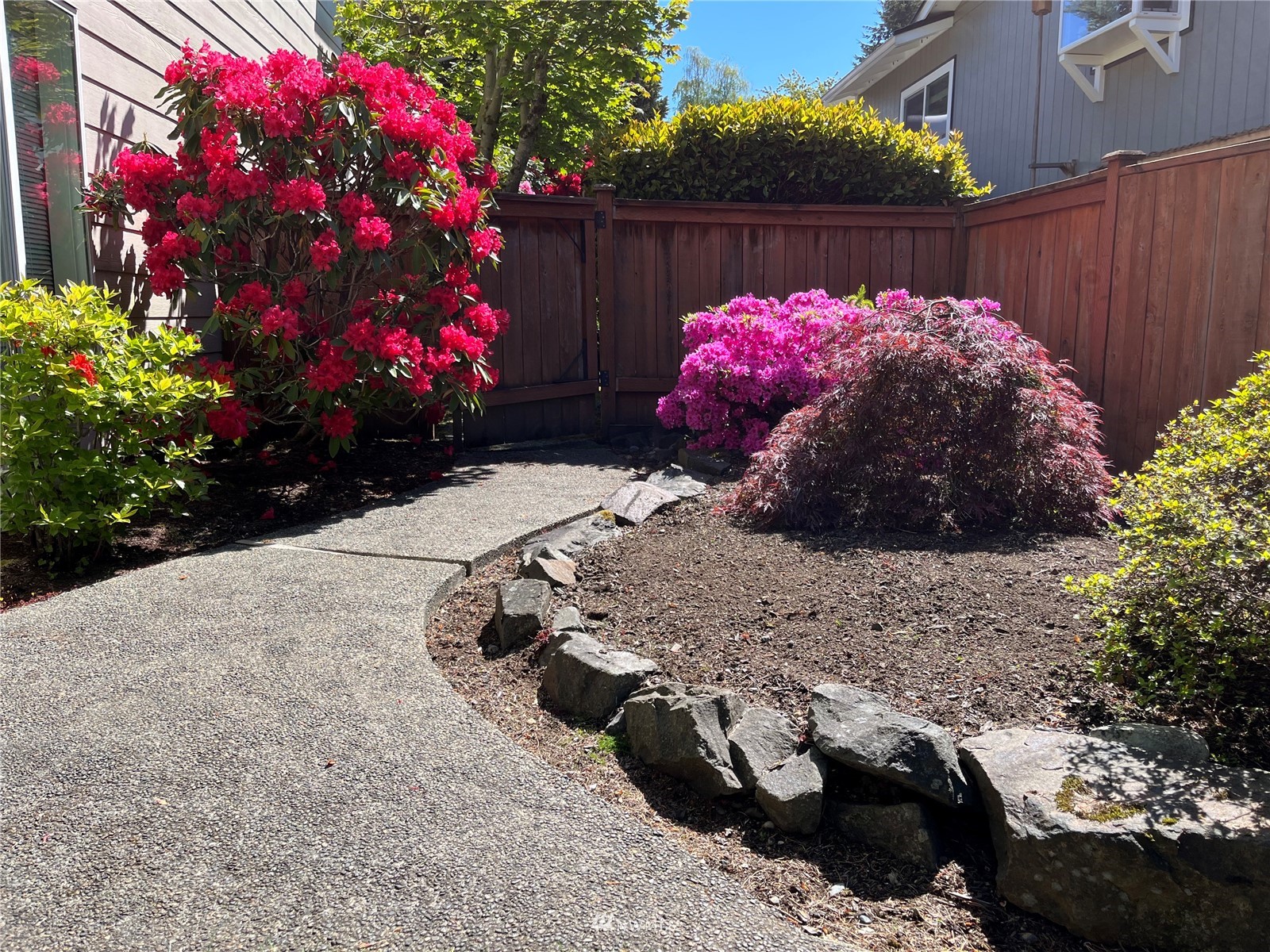 3214 N Vassault Street , -1528