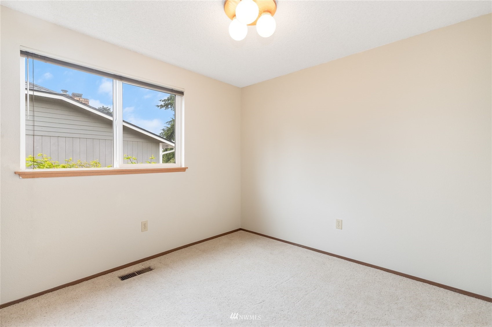 3214 N Vassault Street , -1528