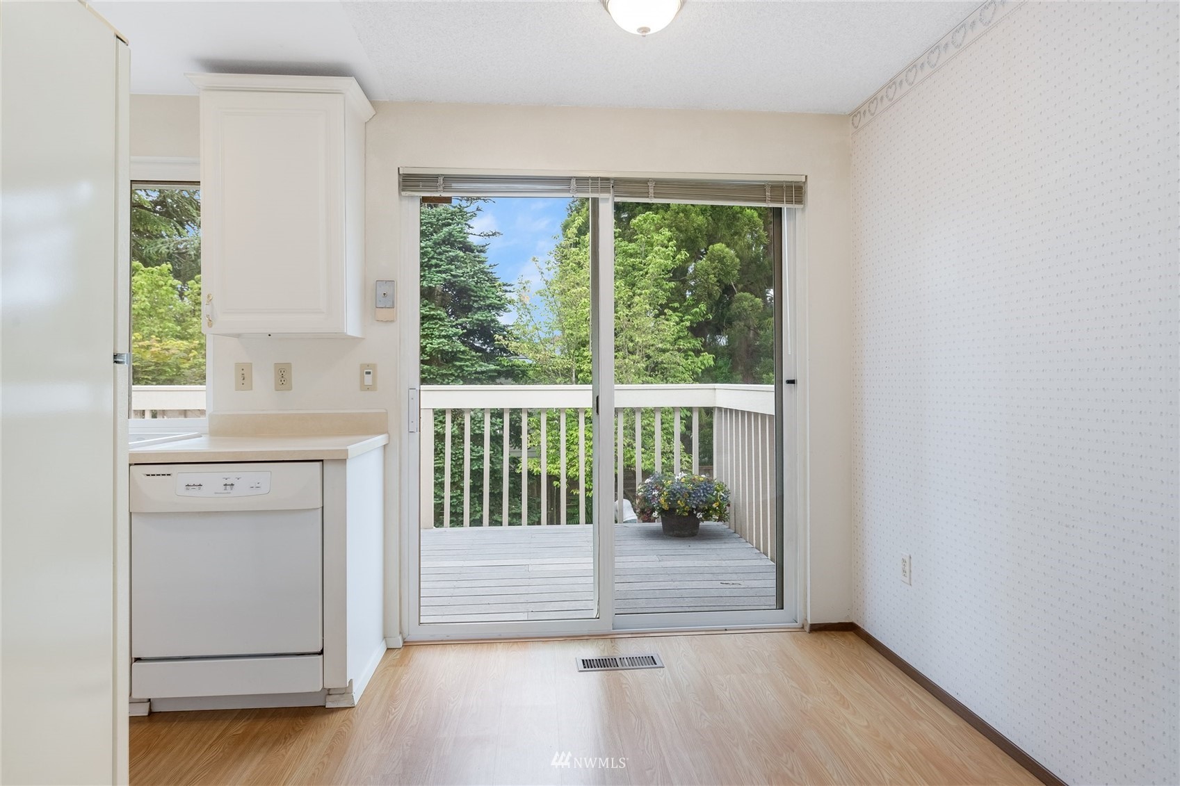 3214 N Vassault Street , -1528