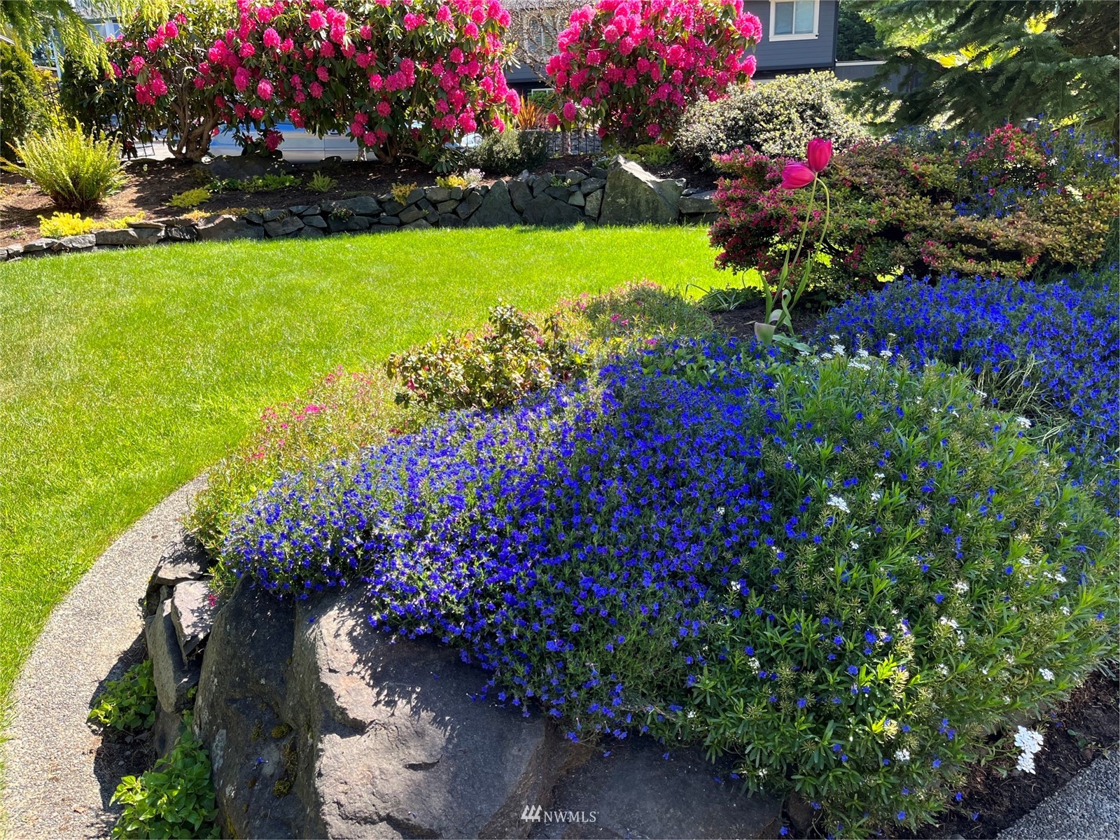 3214 N Vassault Street , -1528