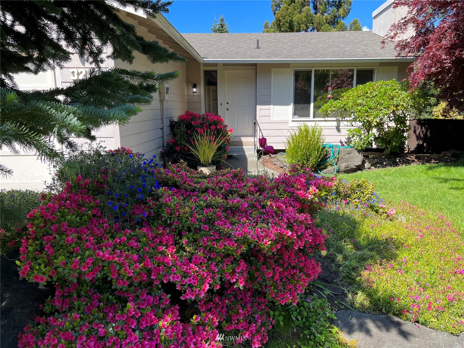 3214 N Vassault Street , -1528