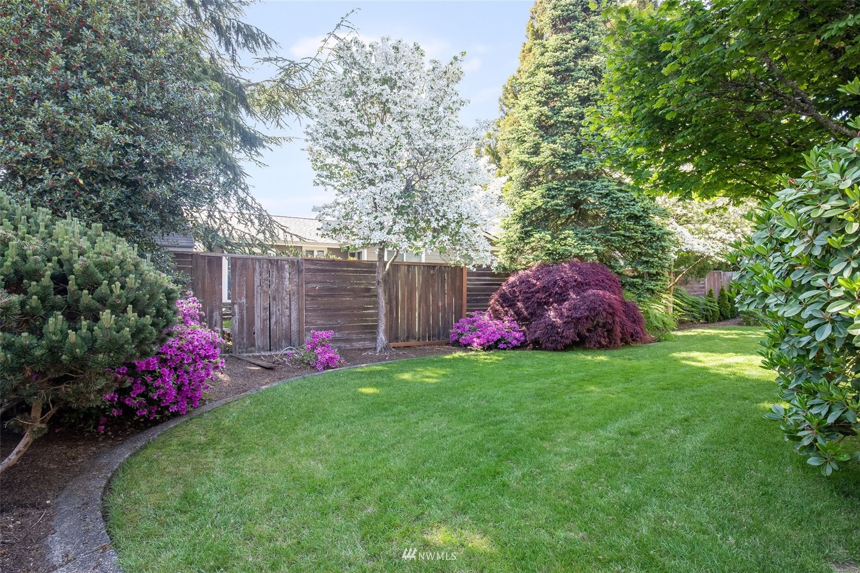 3214 N Vassault Street , -1528