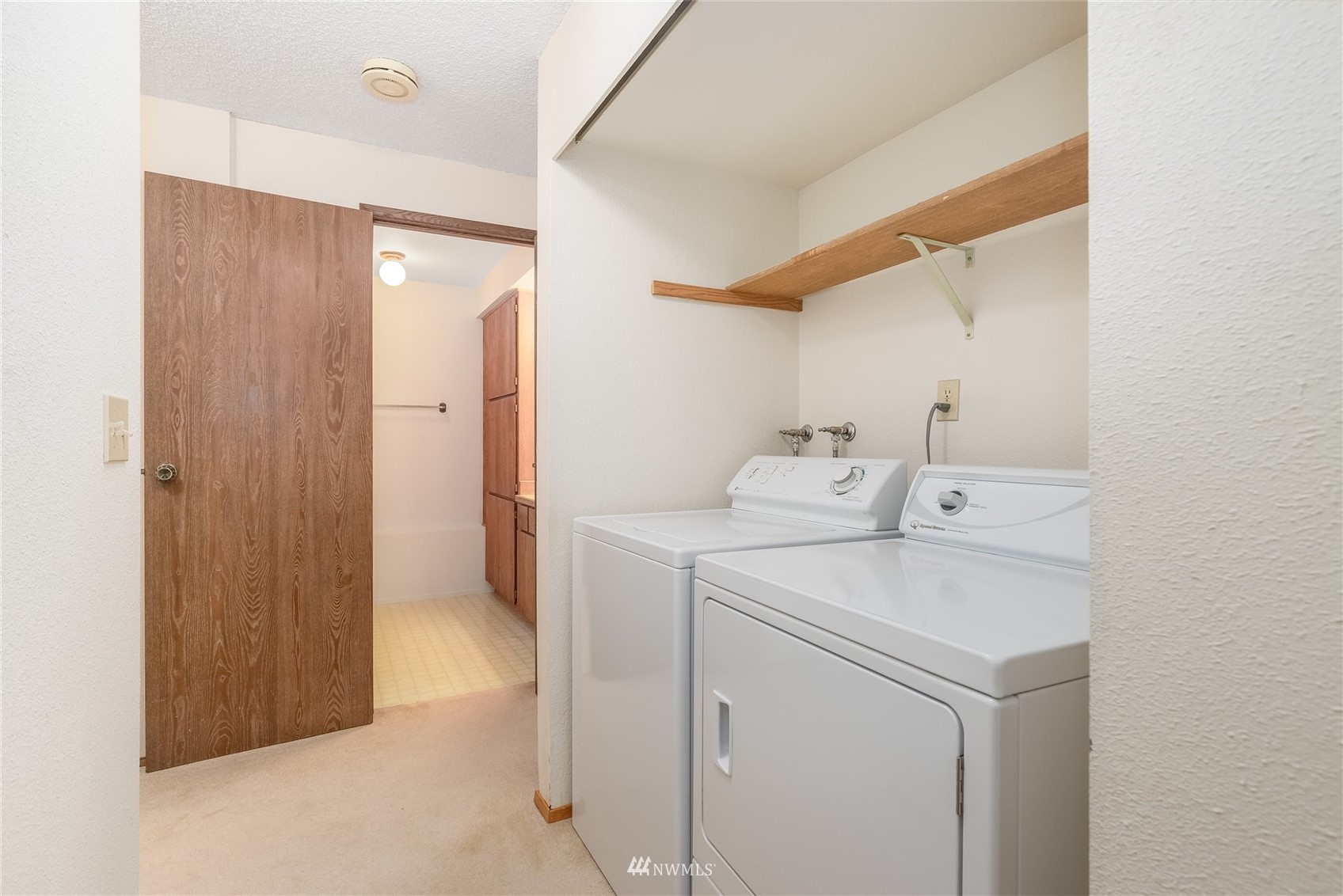 3214 N Vassault Street , -1528