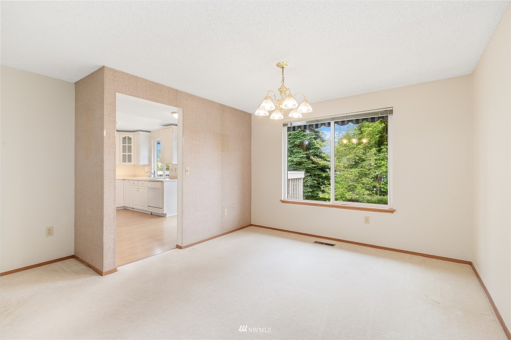 3214 N Vassault Street , -1528