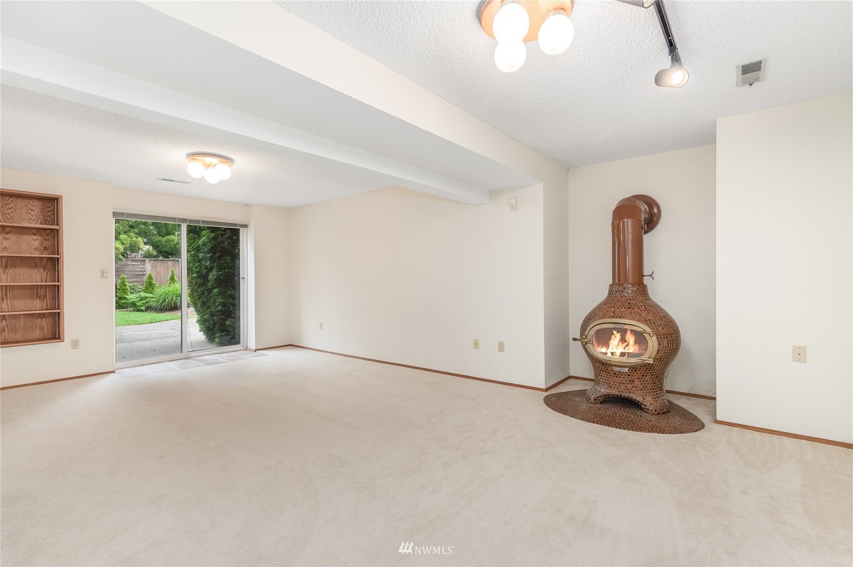 3214 N Vassault Street , -1528