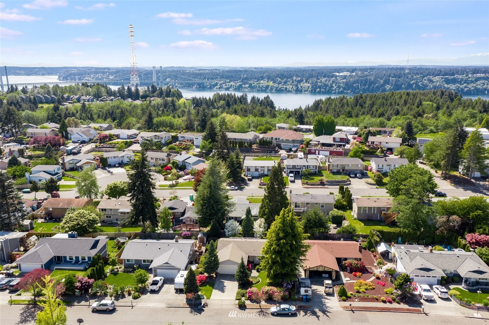 3214 N Vassault Street , -1528