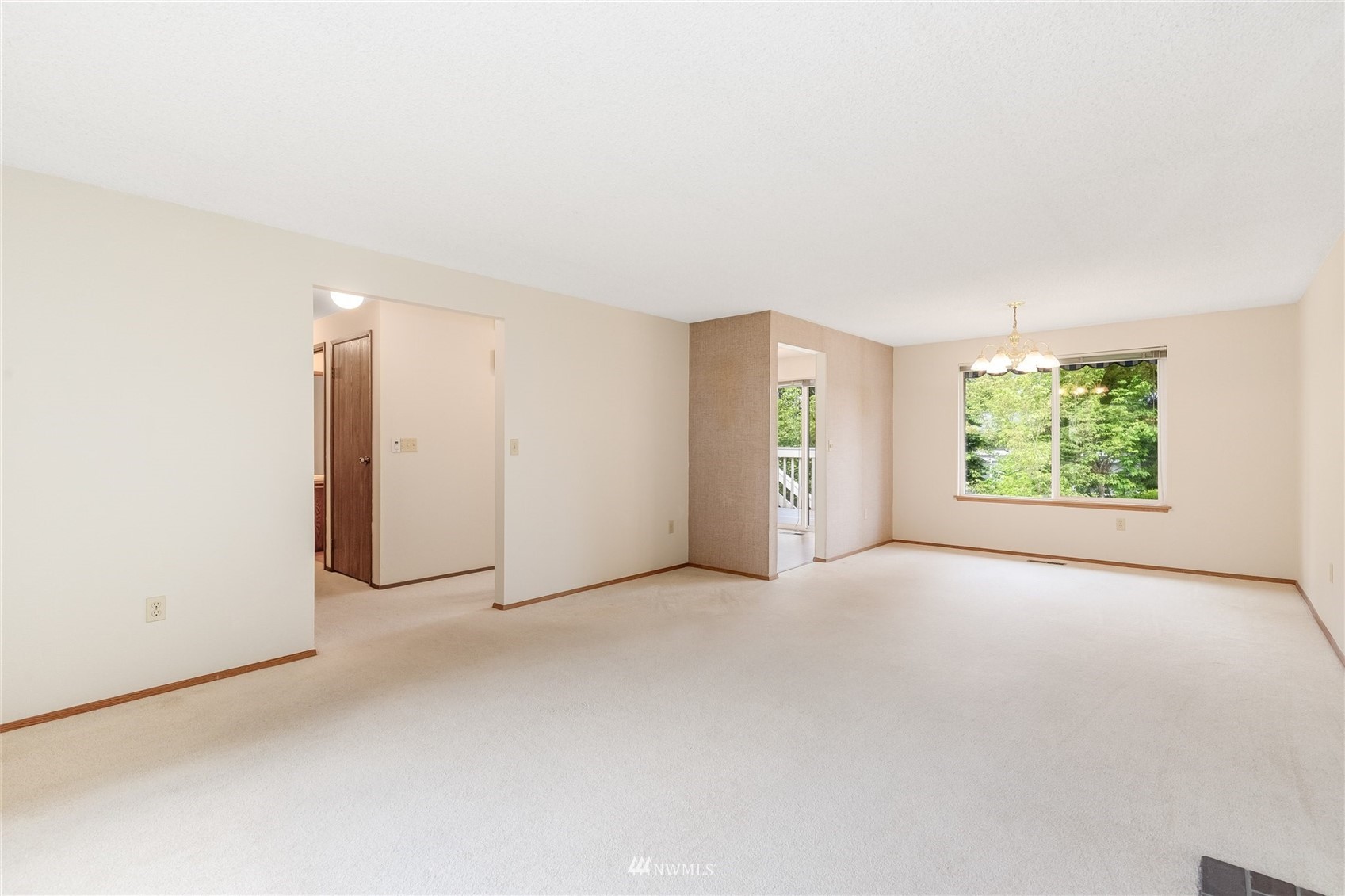 3214 N Vassault Street , -1528