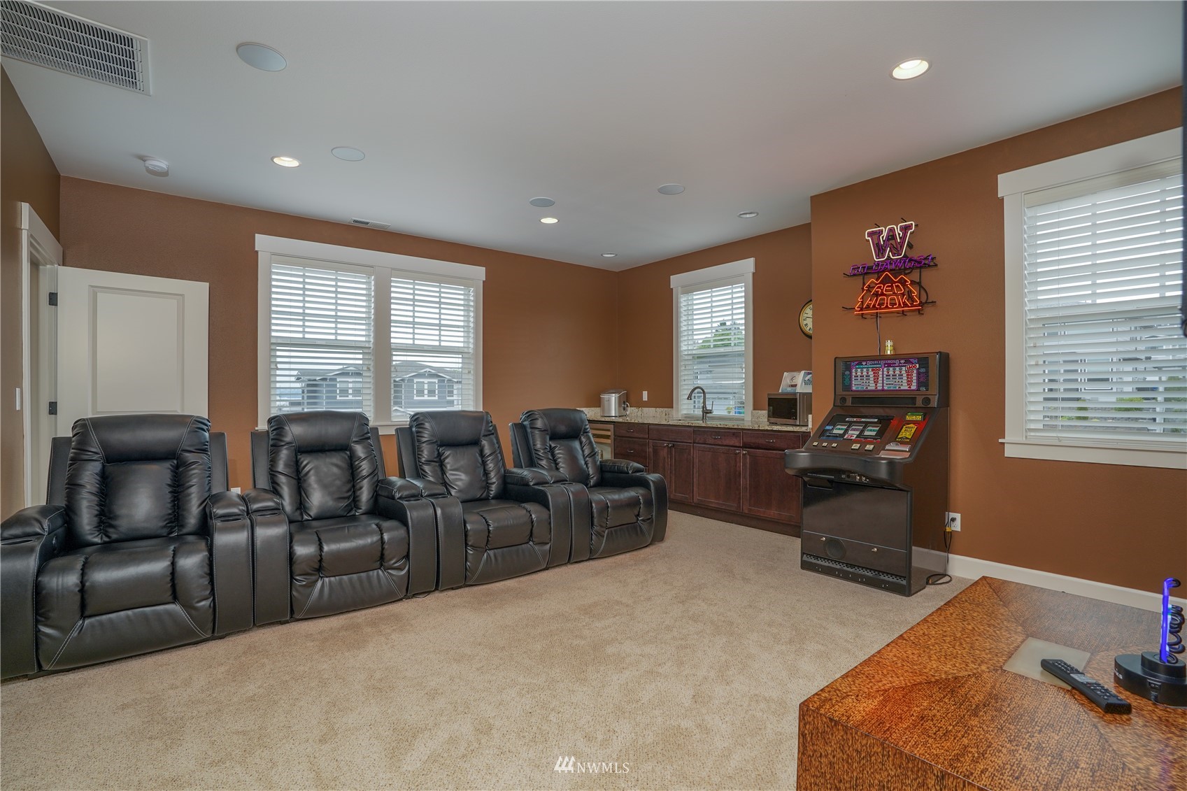 5028 N Villard Street