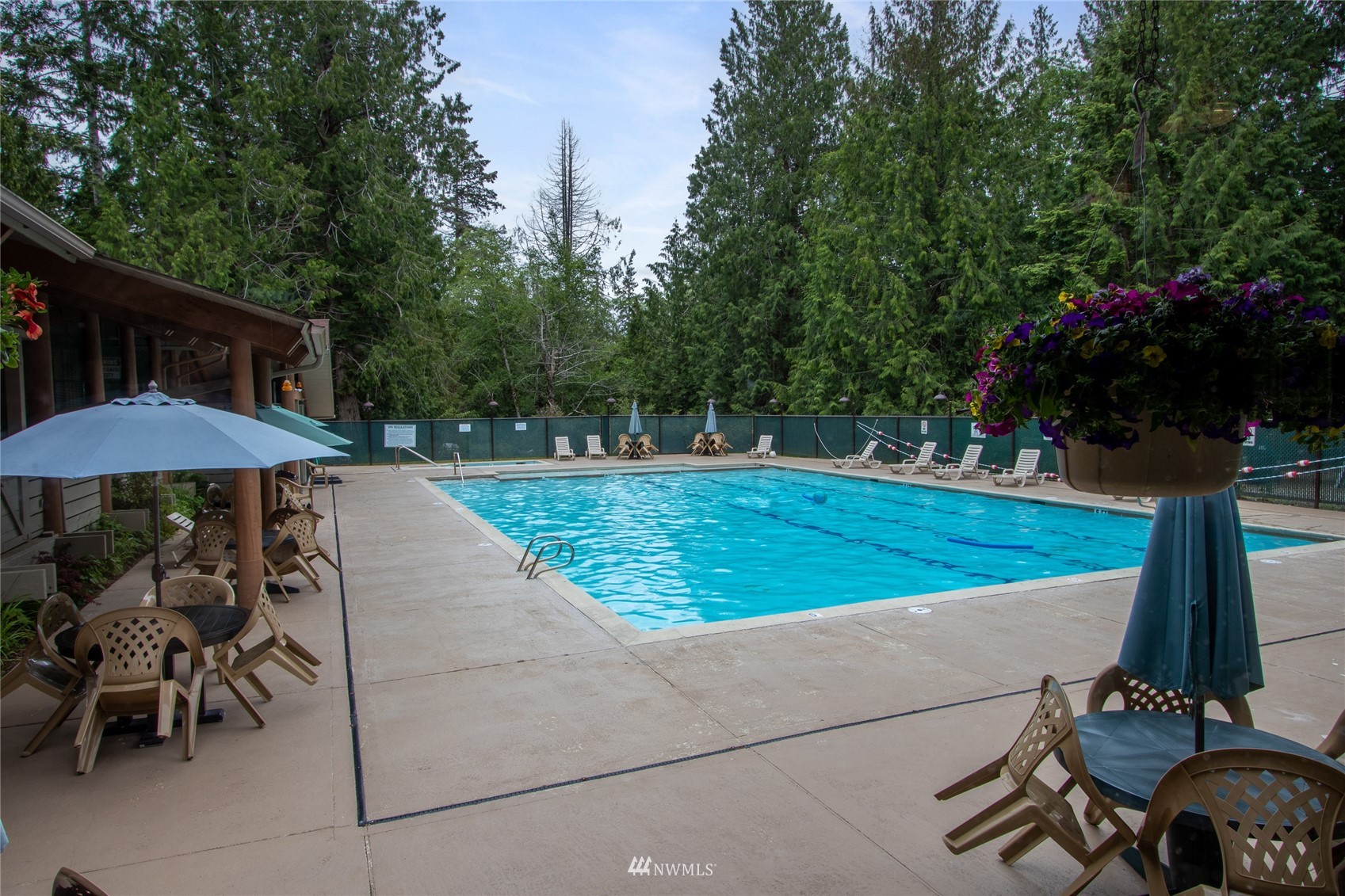 453 E Chesapeake Drive