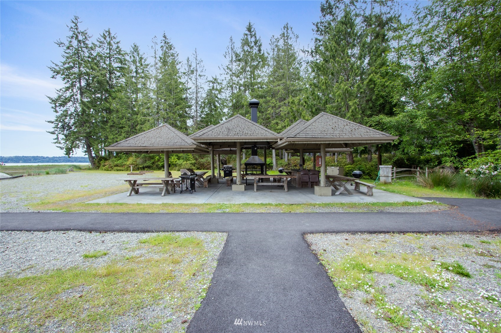 453 E Chesapeake Drive