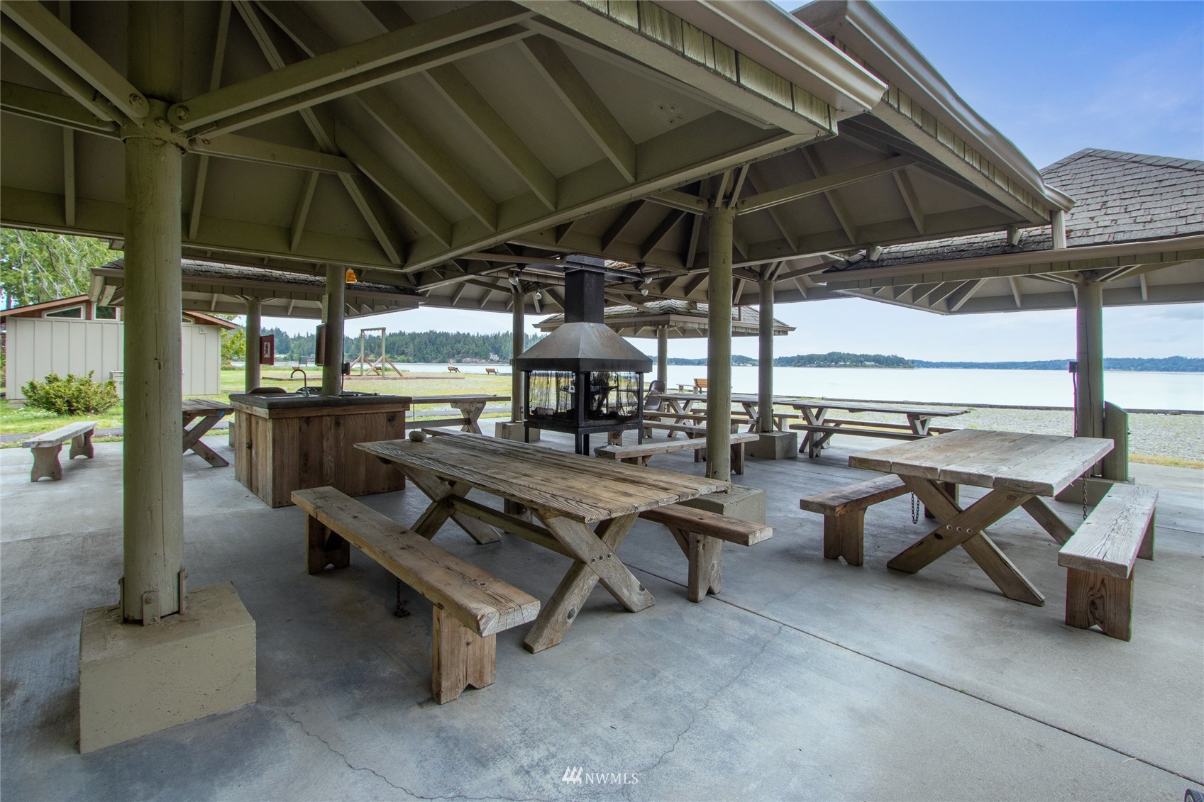 453 E Chesapeake Drive