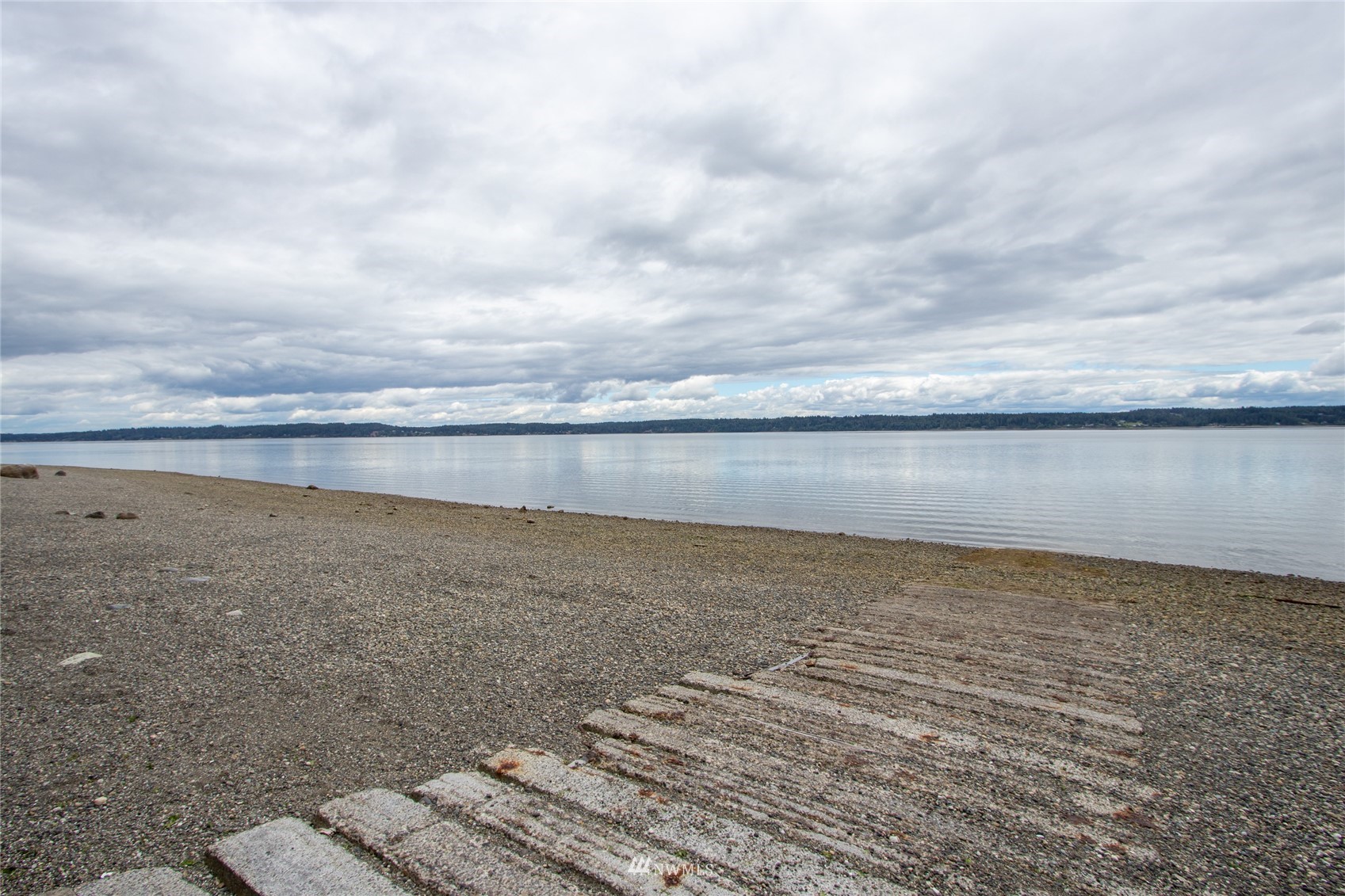 453 E Chesapeake Drive