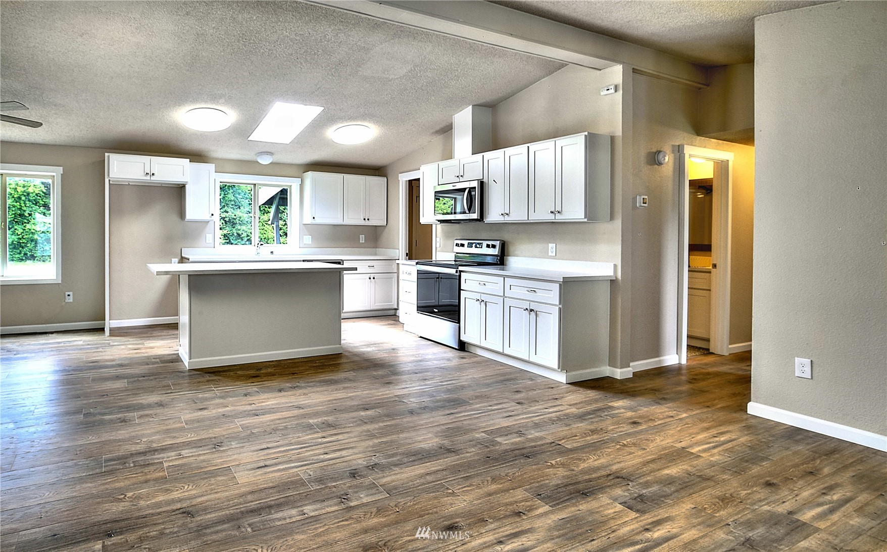 8531 Thuja Avenue SE