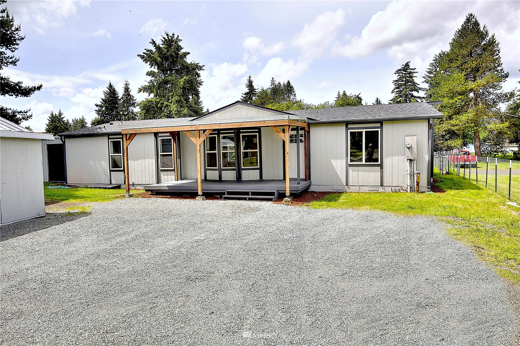 8531 Thuja Avenue SE