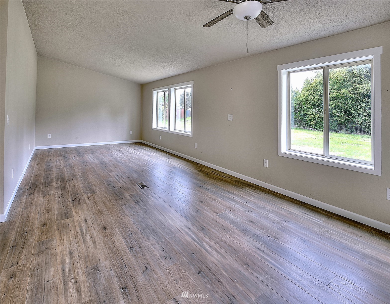 8531 Thuja Avenue SE