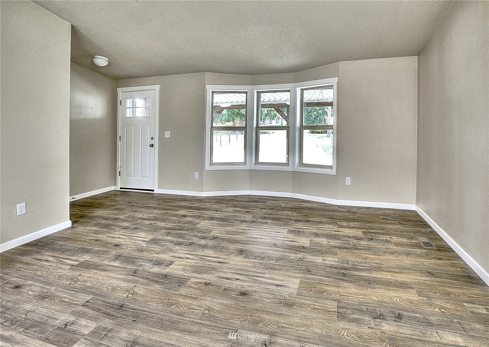 8531 Thuja Avenue SE