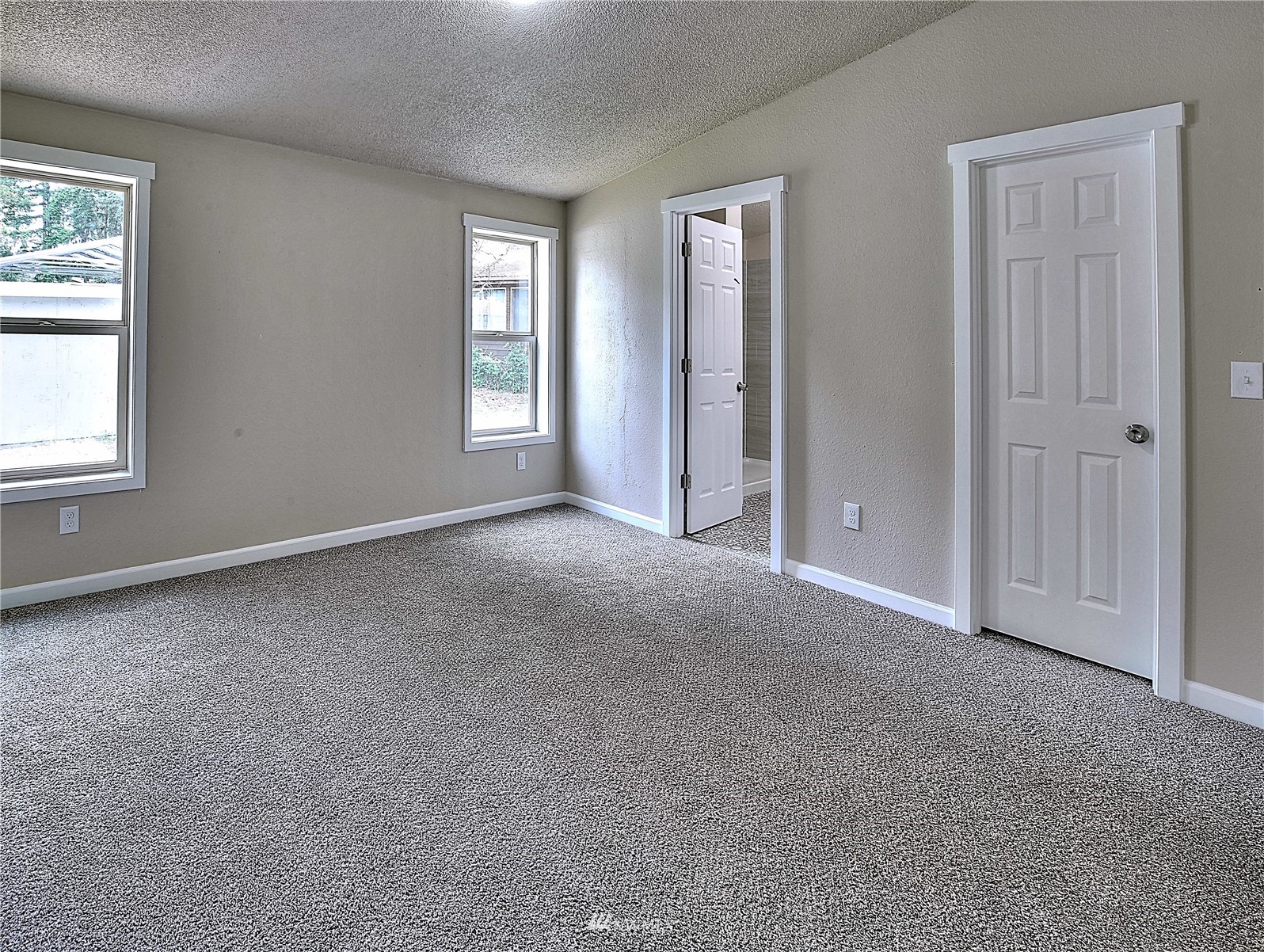 8531 Thuja Avenue SE