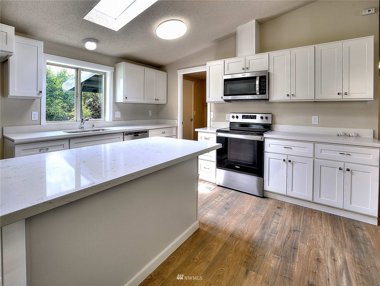 8531 Thuja Avenue SE