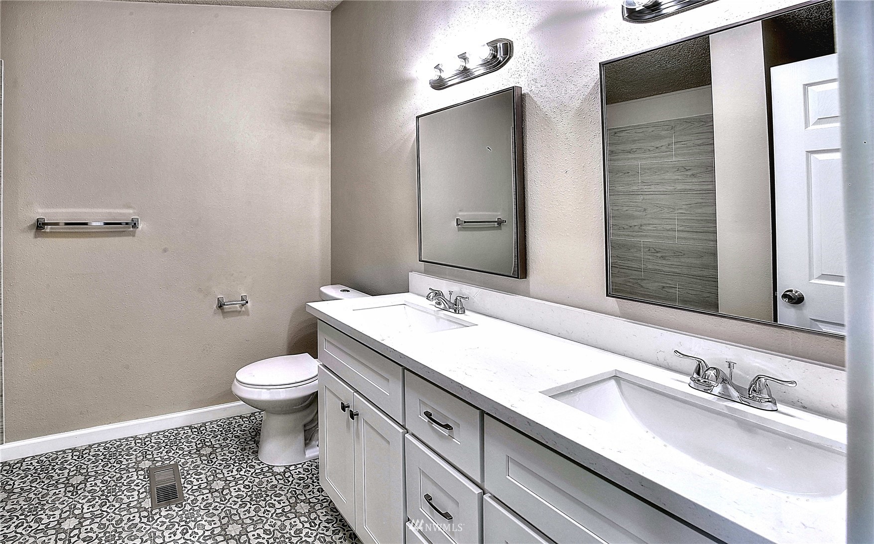 8531 Thuja Avenue SE