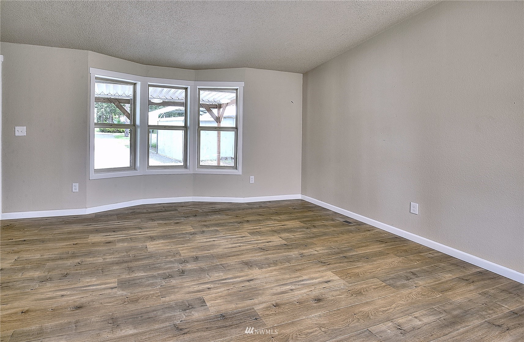 8531 Thuja Avenue SE