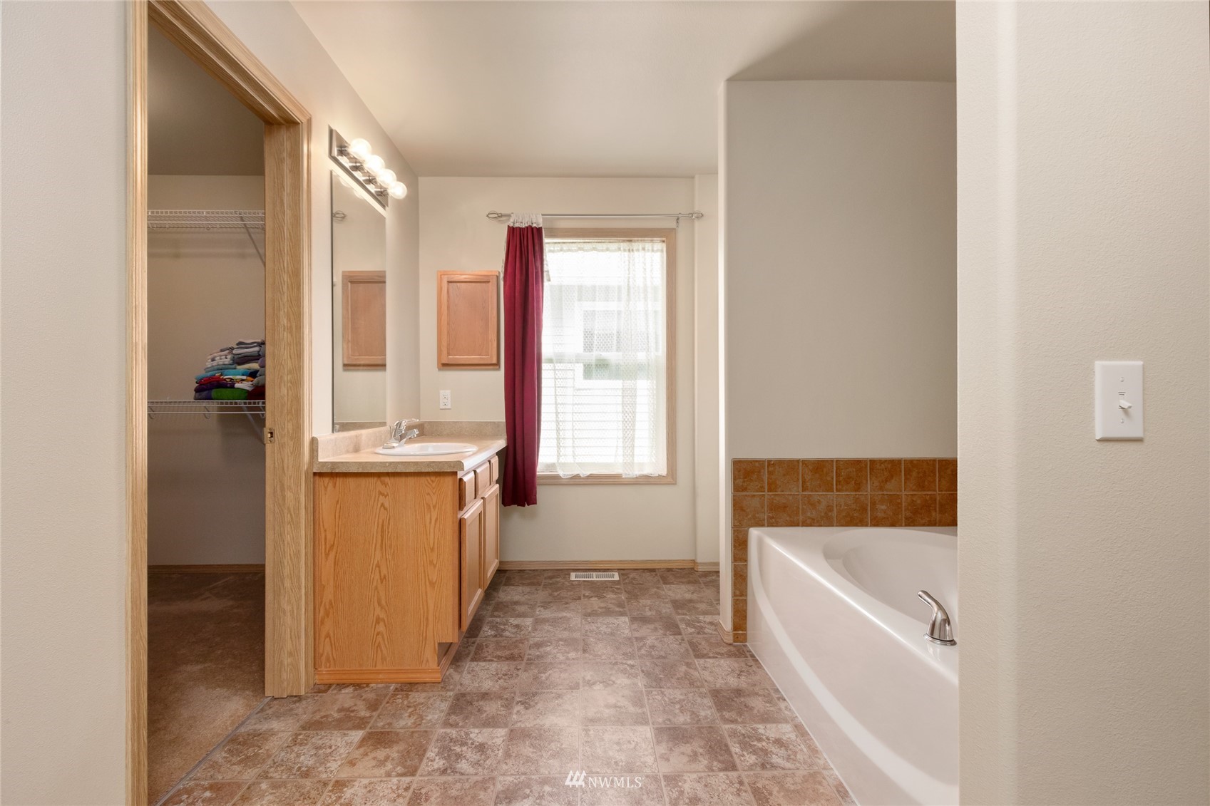 1475 Packwood Avenue