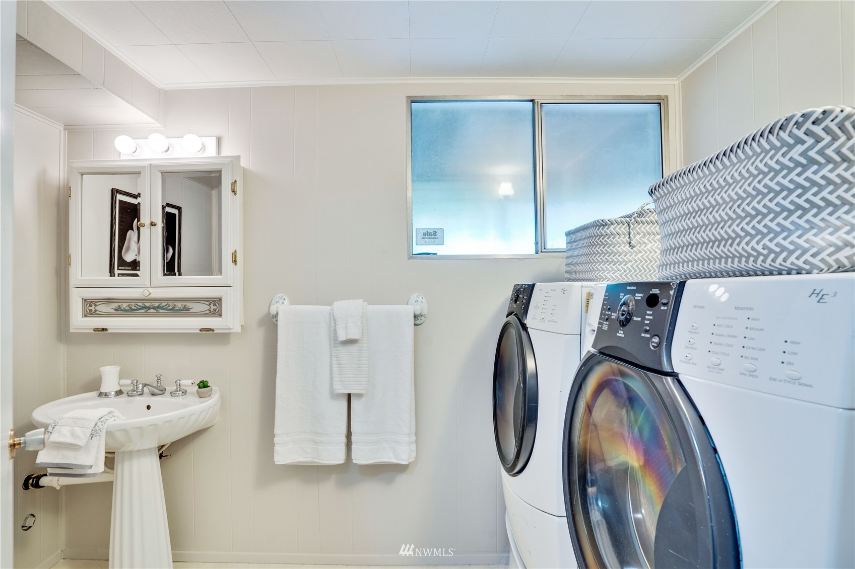 2915 Louise Avenue W