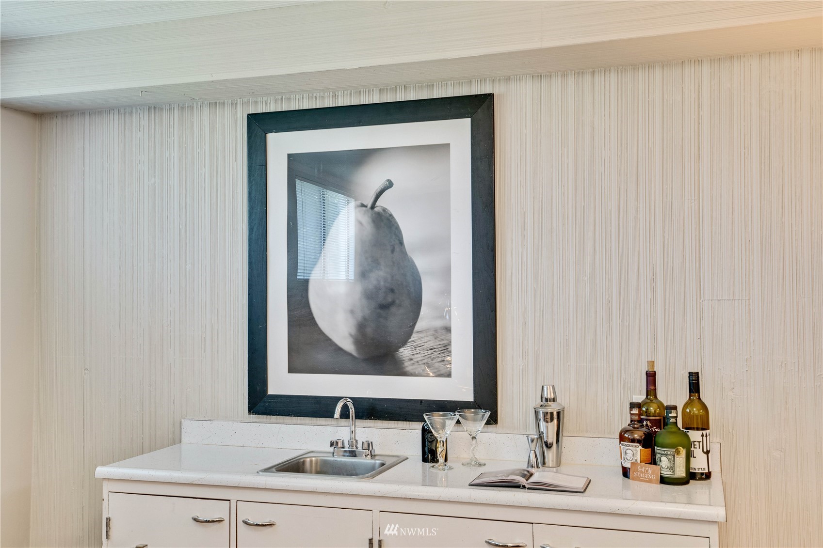 2915 Louise Avenue W