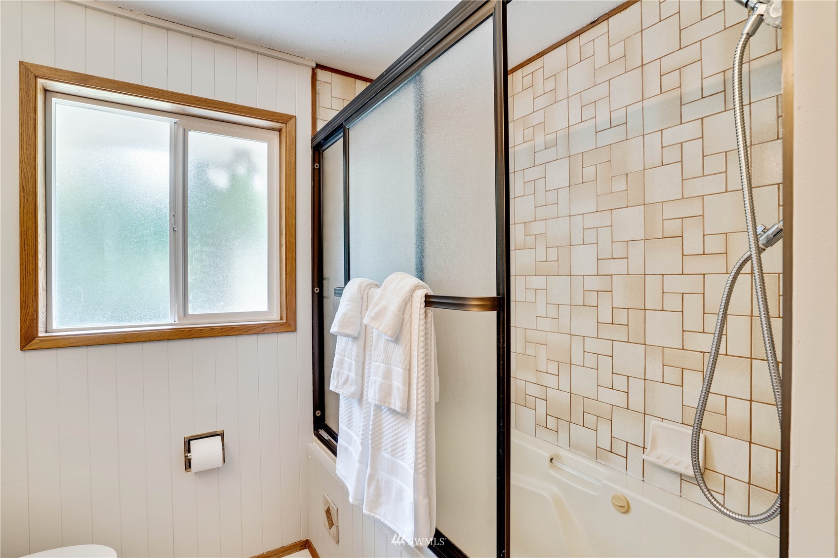 2915 Louise Avenue W