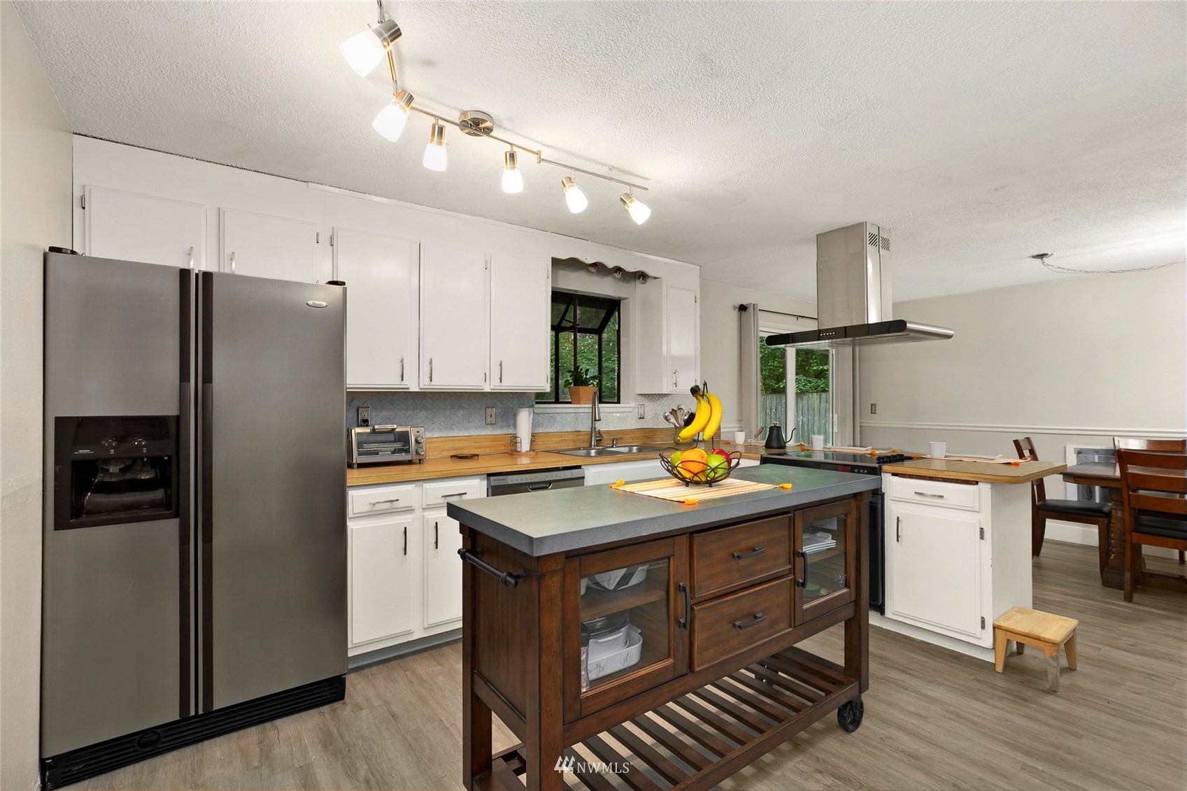 7548 Siskin Drive SE