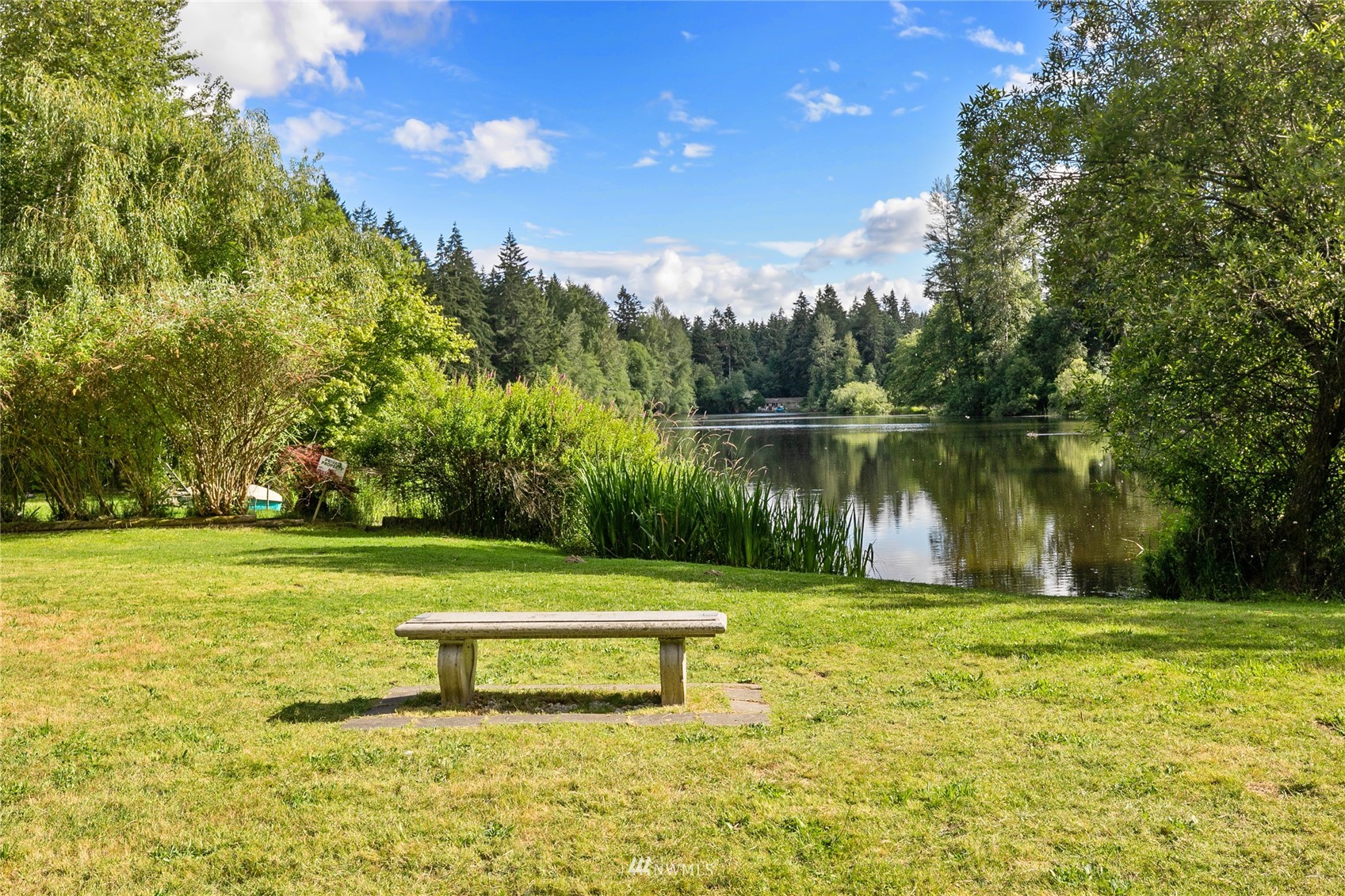 7548 Siskin Drive SE