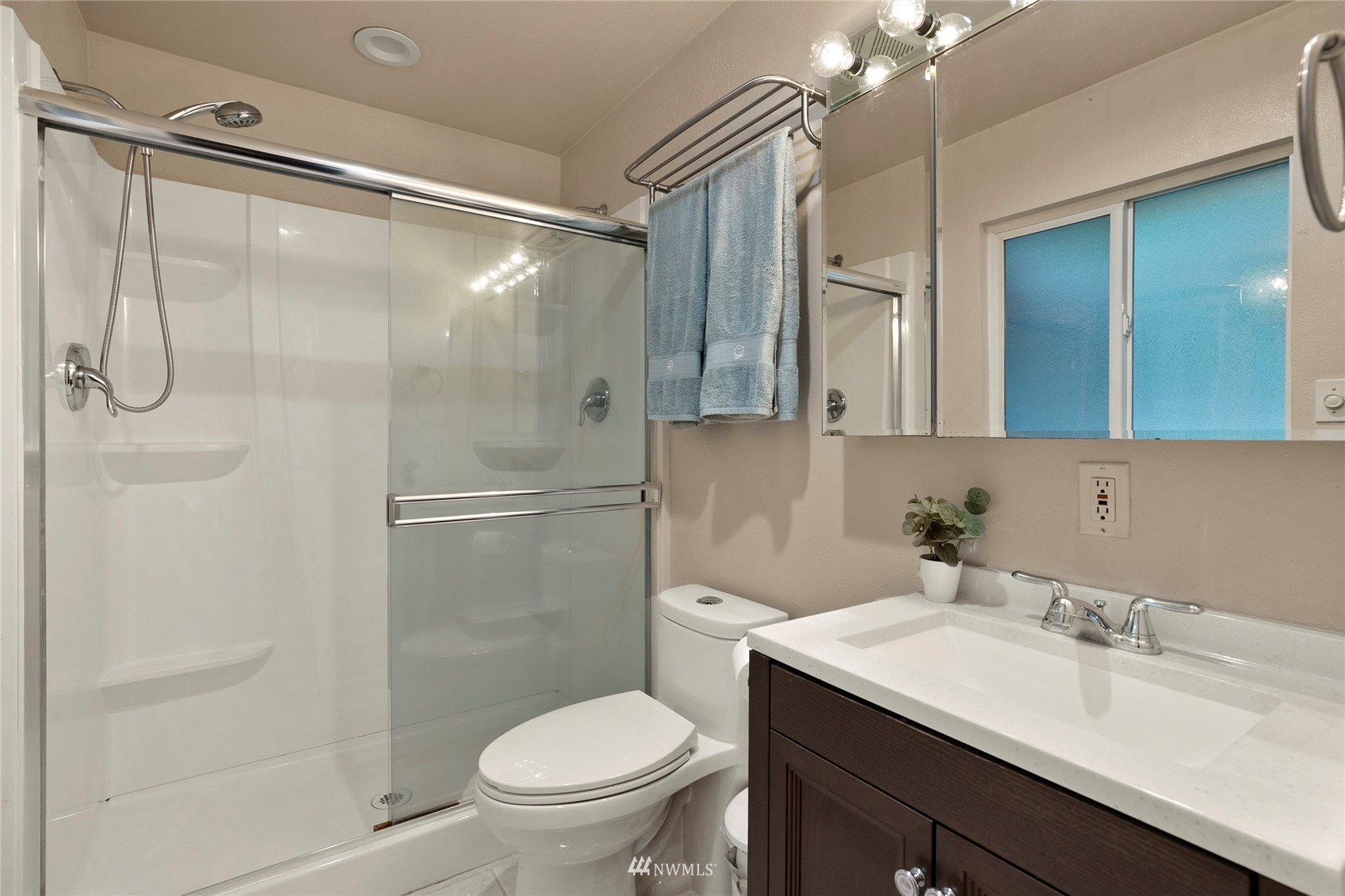 7548 Siskin Drive SE