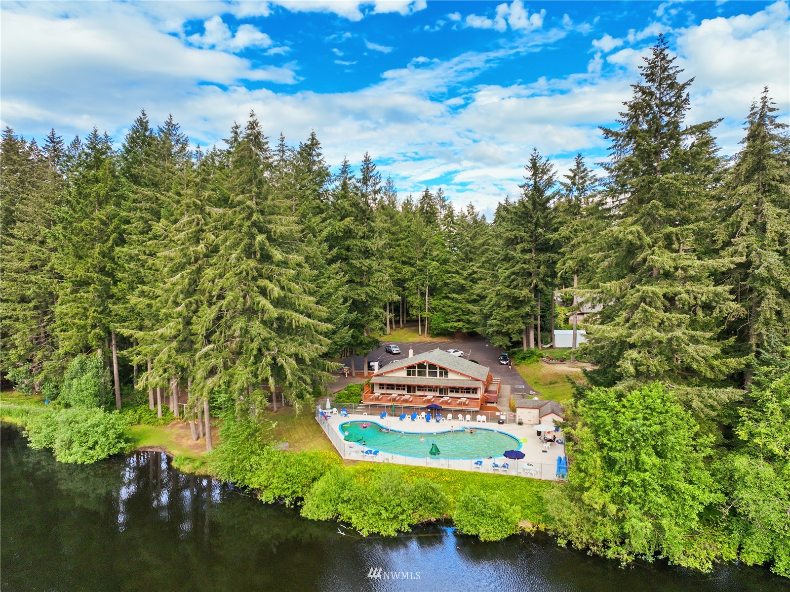 7548 Siskin Drive SE