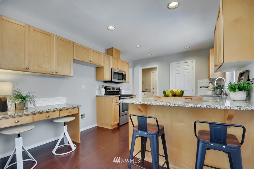 3127 N Shirley Street